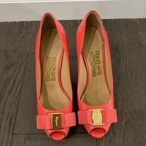 NEW Salvatore Ferragamo Plum Pump, Coral,35.5